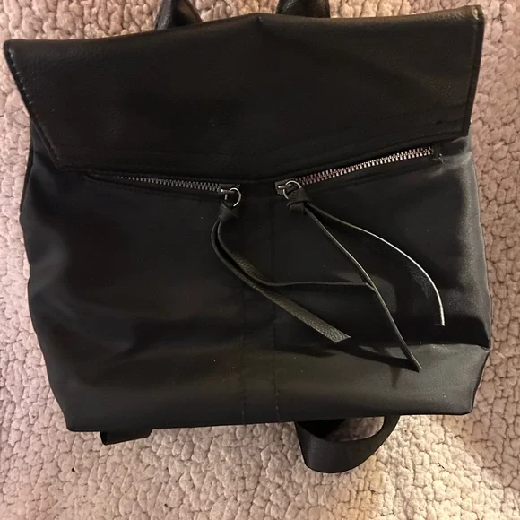 Botkier | Bags | Stylish Botkier New York Backpack | Poshmark display picture 3